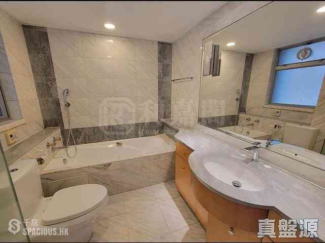 West Kowloon - The Waterfront Phase 2 Block 5 01