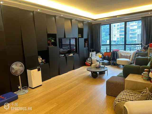 Mid Levels Central - Clovelly Court Block 2 01