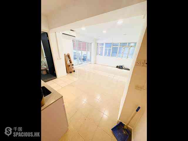 Kennedy Town - Kin Liong Mansion 01
