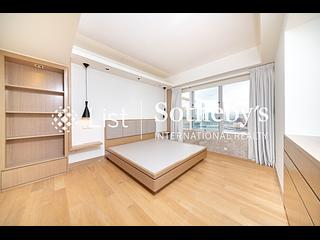 Wan Chai - Convention Plaza Apartments 09