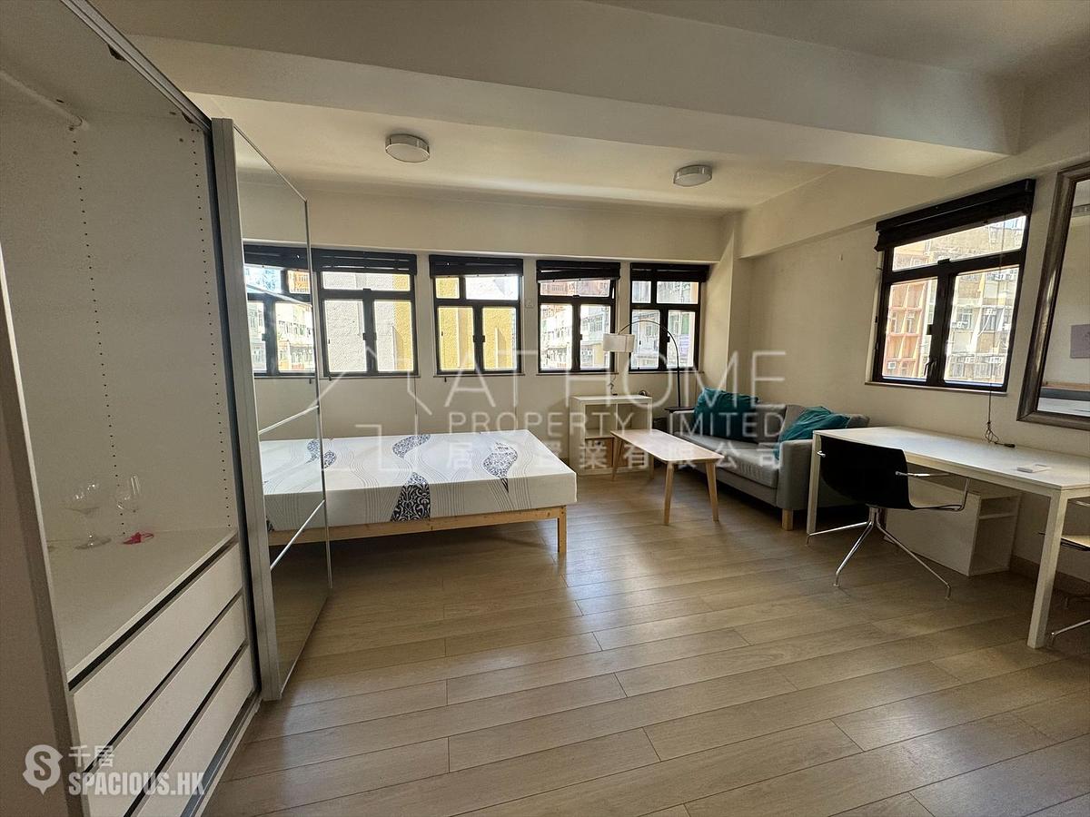 Sai Ying Pun - 226-228, Queen's Road West 01