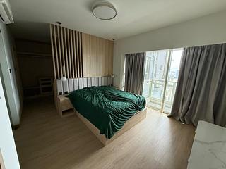 Soho - Centrestage 03