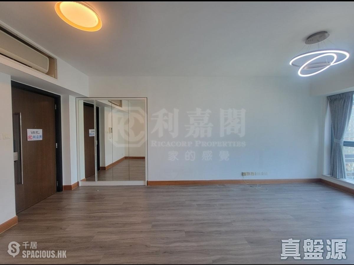 West Kowloon - The Harbourside Block 3 01
