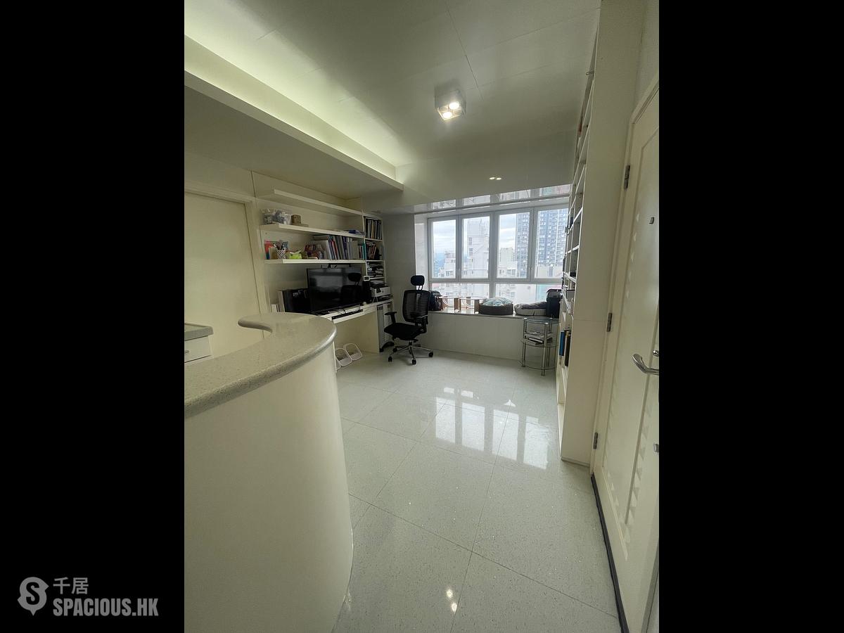 Sai Ying Pun - Hansen Court 01