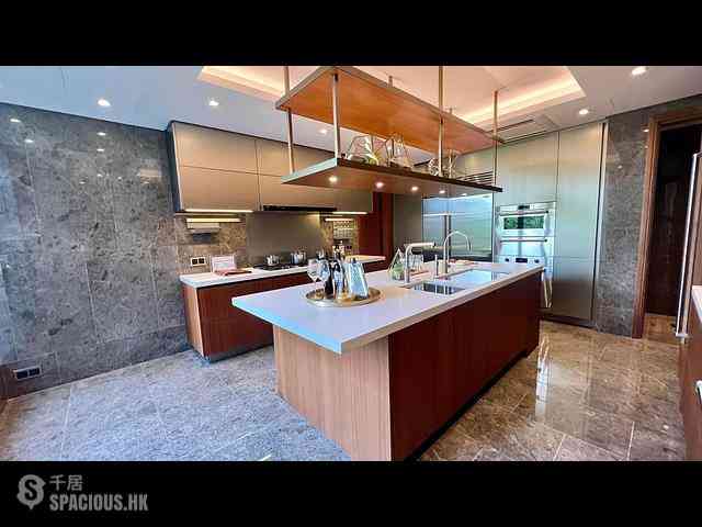 Beacon Hill - Mont Verra Tower 5 06