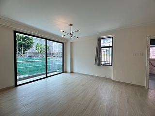 Happy Valley - Holly Court 06
