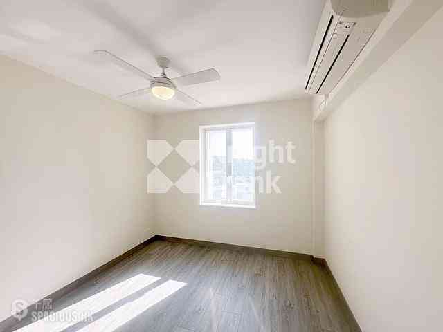 Chung Hom Kok - Villa Piubello 08