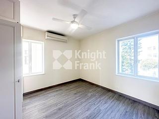 Chung Hom Kok - Villa Piubello 14