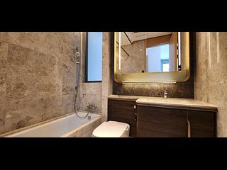 Wong Chuk Hang - The Southside Phase 2 La Marina Tower 2A 07