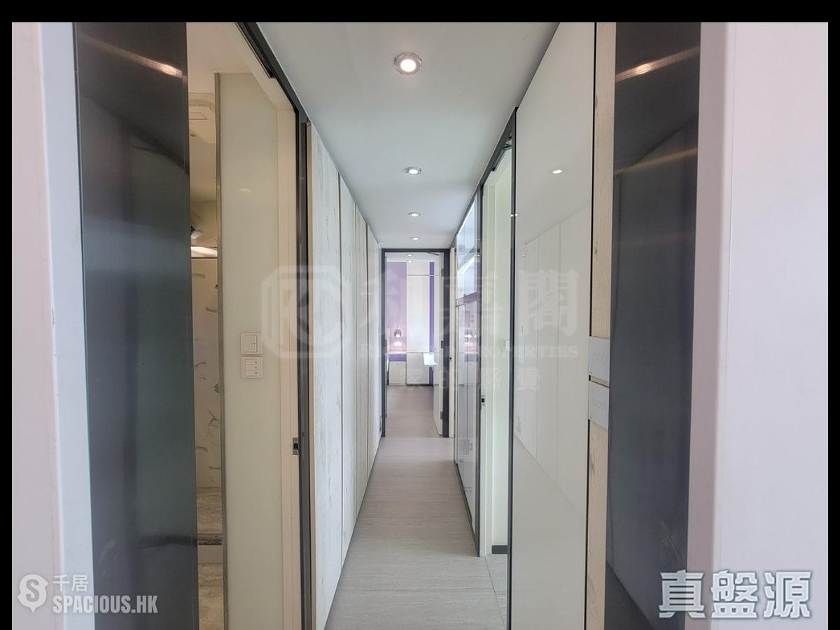 West Kowloon - The Arch Sky Tower (Block 1) 01