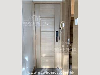 Tai Hang - Gold King Mansion 02