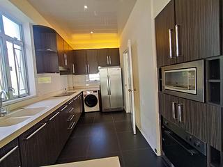 Chung Hom Kok - 8-14, Cape Road 09