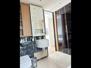 Mid Levels Central - Gramercy 05