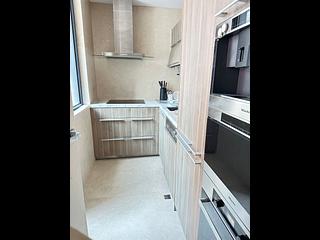 Mid Levels Central - Gramercy 06