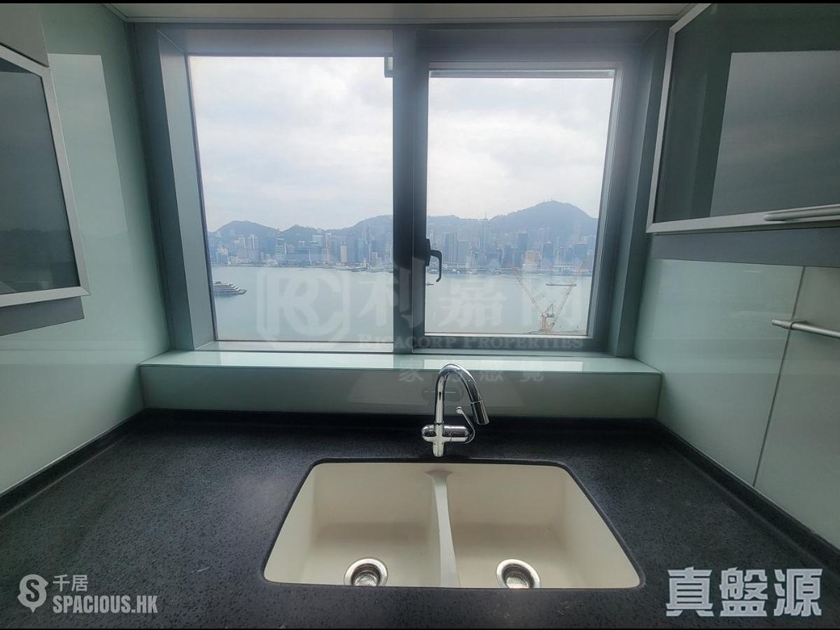 West Kowloon - The Harbourside Block 2 01