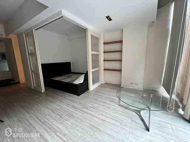 Soho - 27, Elgin Street 02