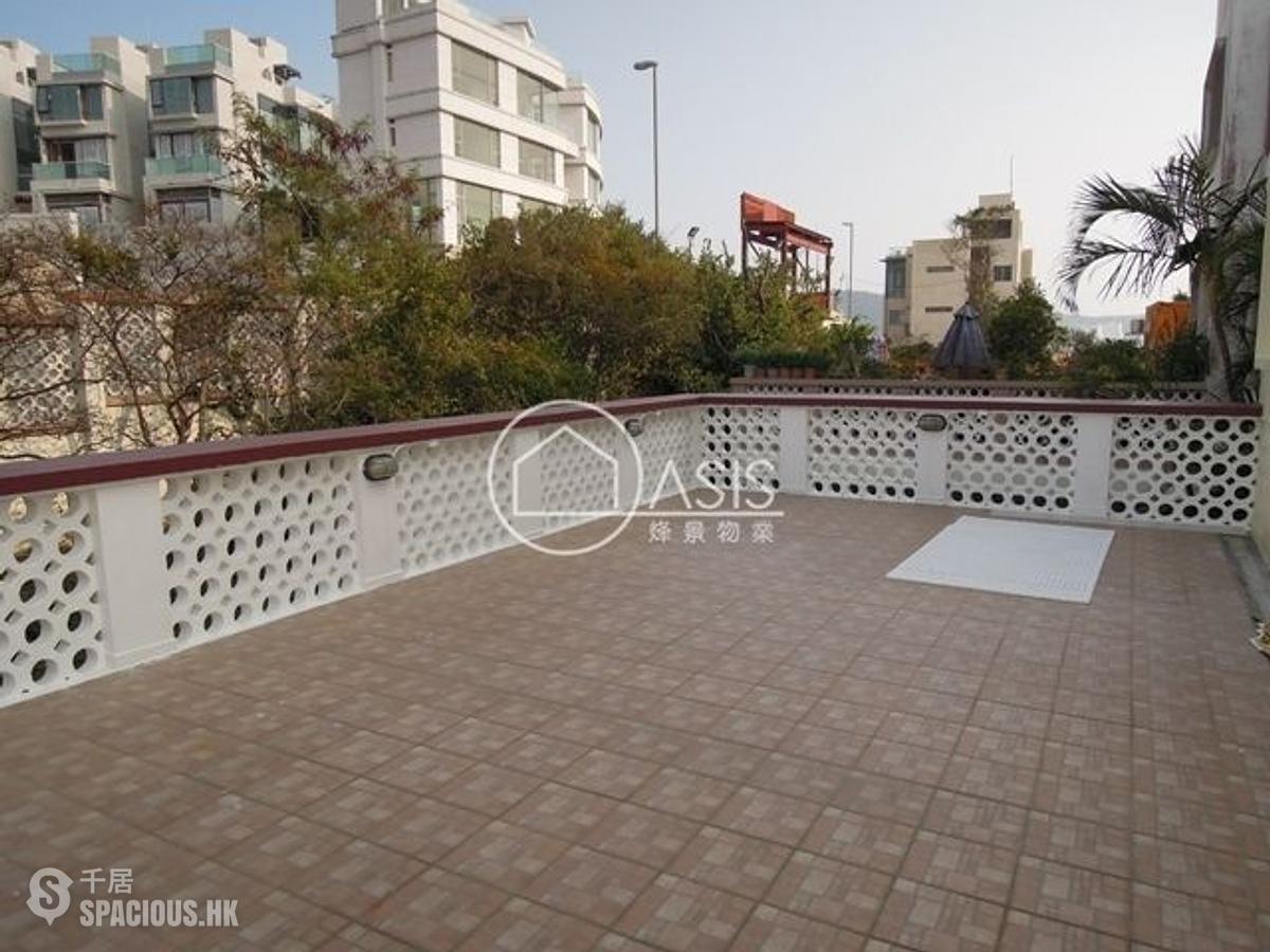 Chung Hom Kok - 8-14, Cape Road 01