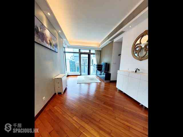Wan Chai - The Avenue 01