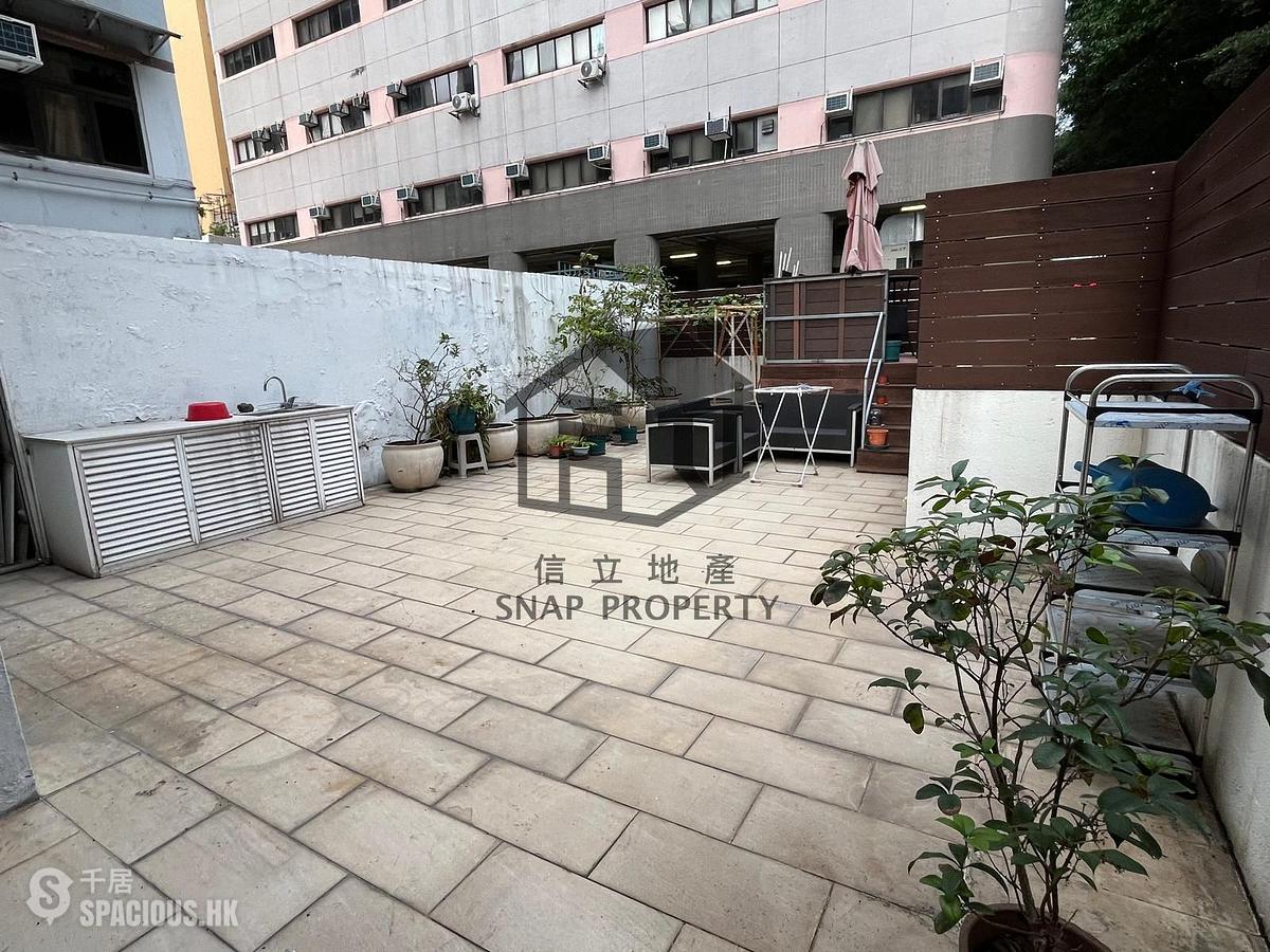 Sai Ying Pun - Tung Cheung Building 01