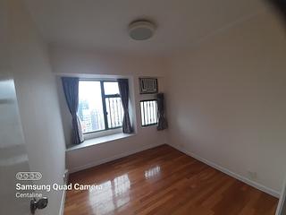 Mid Levels Central - Robinson Place Block 2 06