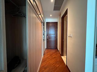 Wan Chai - The Avenue Phase 2 Block 2 05