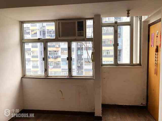 Wan Chai - Wing Shing Building 05