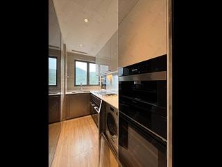 Wong Chuk Hang - The Southside Phase 1 Southland Tower 2B 08