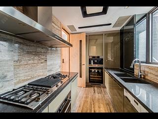 Wan Chai - The Gloucester 12