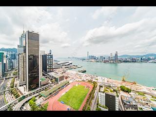 Wan Chai - The Gloucester 16