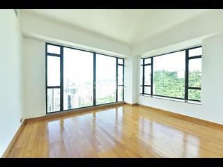 Mid Levels Central - Fairlane Tower 03
