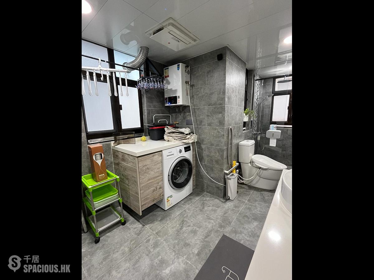 Sai Ying Pun - Lee Wai Building 01