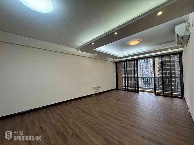 Wan Chai - Phoenix Court Block 1 01
