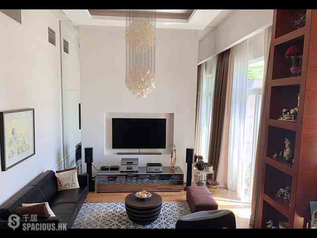 Chung Hom Kok - 33, Cape Road 01