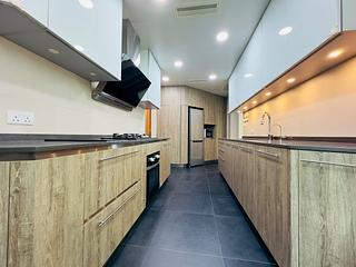 Mid Levels Central - Regence Royale Tower 1 13