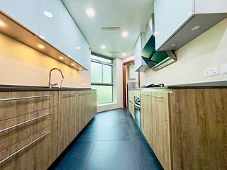 Mid Levels Central - Regence Royale Tower 1 14