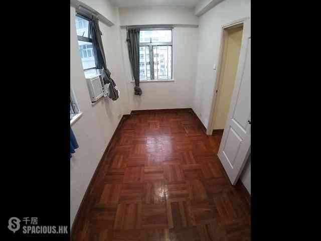 Wan Chai - Yen Men Building 02