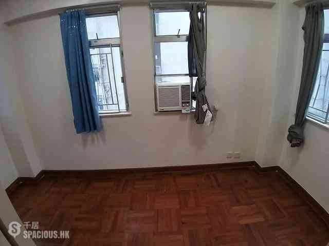 Wan Chai - Yen Men Building 08