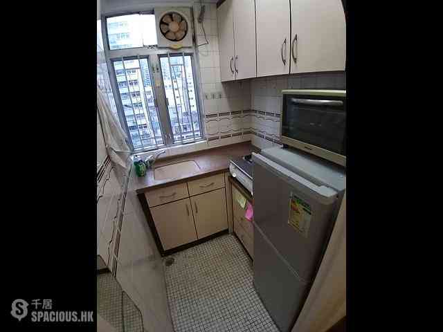 Wan Chai - Yen Men Building 09