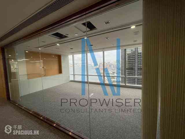 Wan Chai - Convention Plaza Office Tower 09