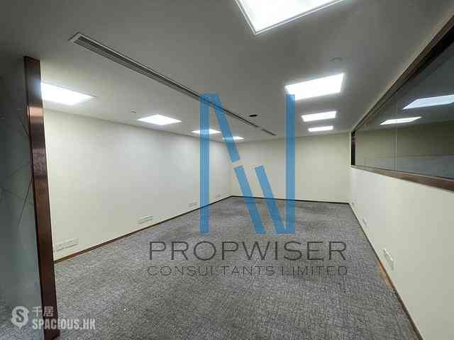 Wan Chai - Convention Plaza Office Tower 05