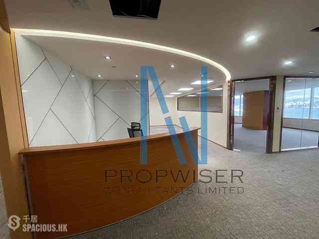 Wan Chai - Convention Plaza Office Tower 07