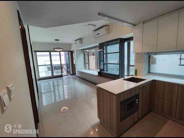 Causeway Bay - Diva 01
