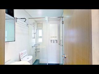 Causeway Bay - Lee King Mansion 14