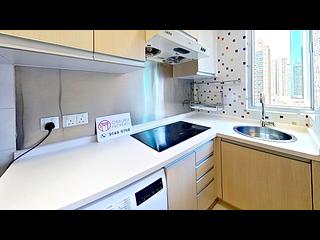 Causeway Bay - Lee King Mansion 19