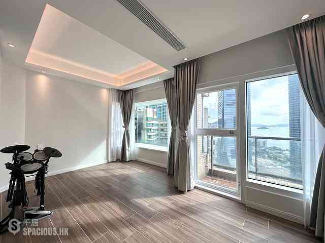 West Kowloon - The Waterfront Phase 2 Block 6 03