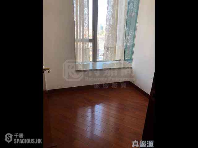Yau Ma Tei - The Coronation Tower 2 04