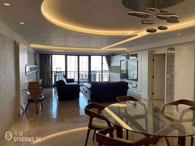 Mid Levels Central - Clovelly Court Block 1 01