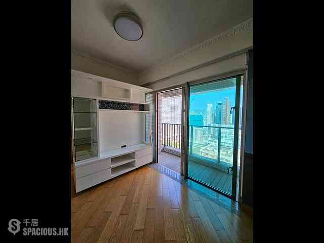 Tai Kok Tsui - Harbour Green 01