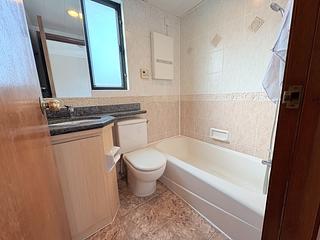 Sheung Wan - The Bellevue Place 06