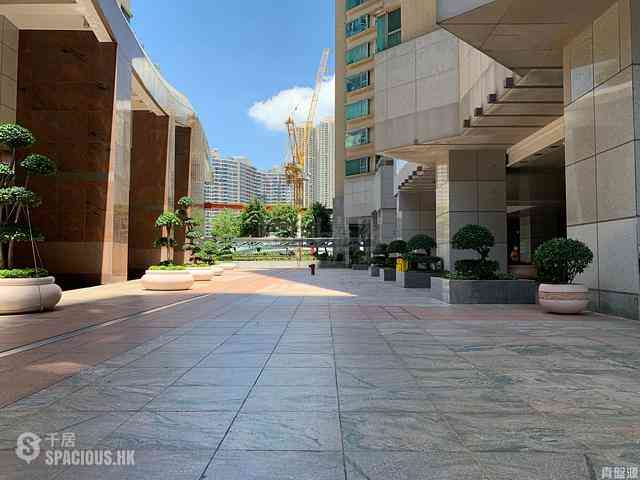 West Kowloon - The Waterfront Phase 1 Block 2 03
